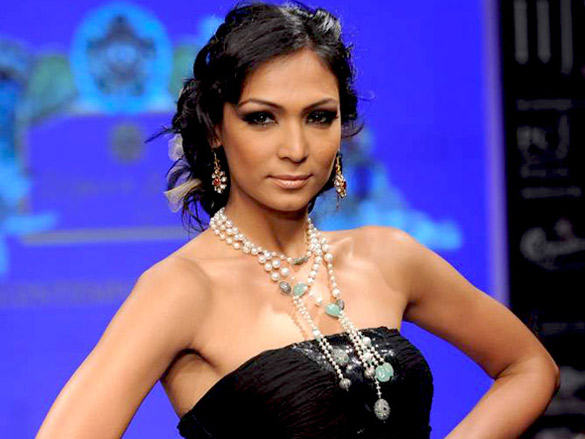 feroze gujral walks the ramp for alpana gujral at iijw 2011 8