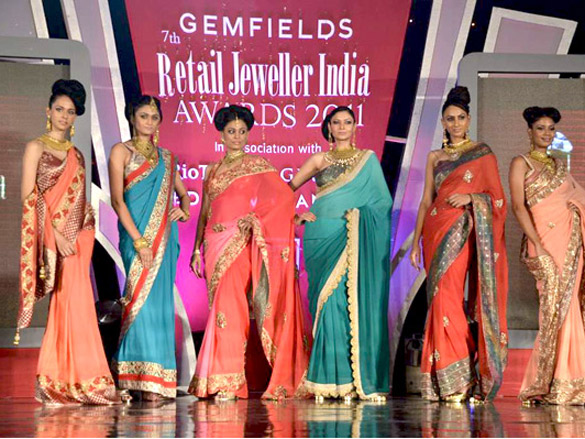 designer shruti sancheti showcases at 7th retail jeweller india awards 2011 2