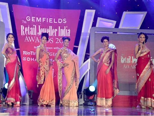 designer shruti sancheti showcases at 7th retail jeweller india awards 2011 3