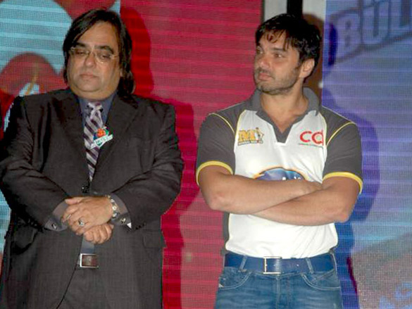 salman khan at ccl 2011 press conference 7