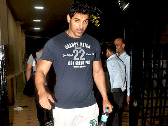 john and bipasha snapped outside their gym 3