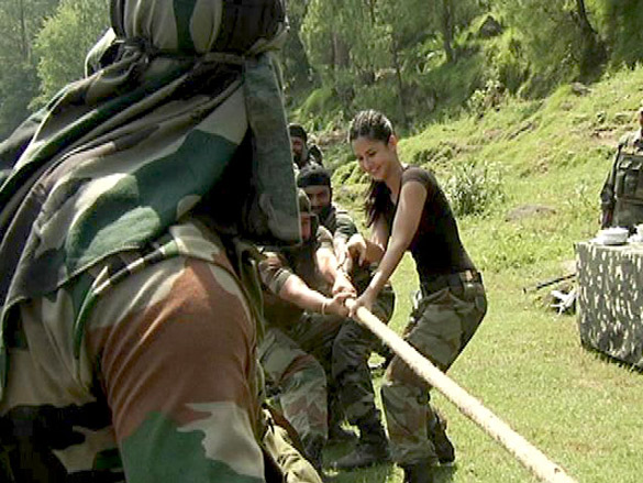 katrina kaif spends time with the jawans 7