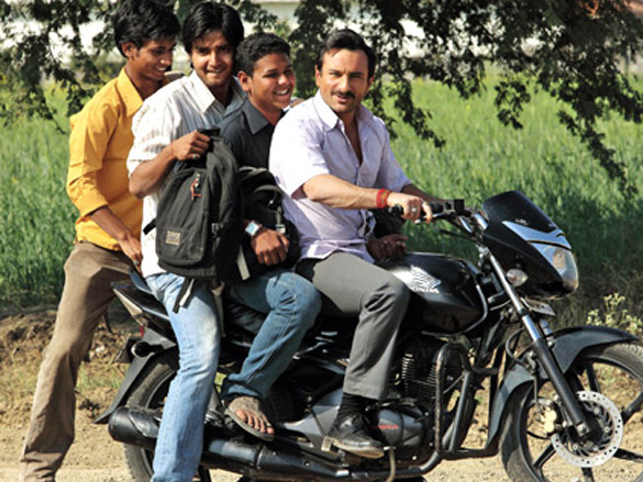 on the sets of aarakshan 19