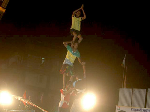 dino morea at sachin ahirs dahi handi celebration 9