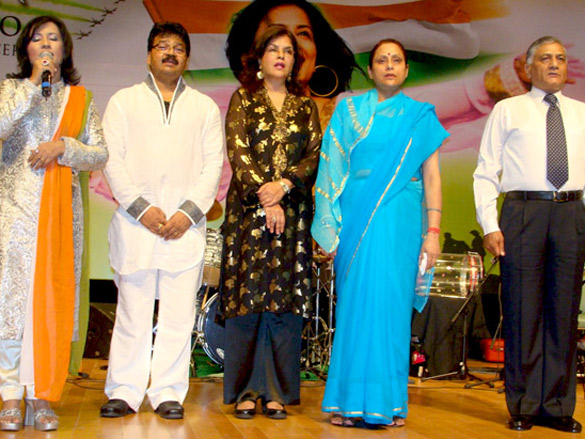 general v k singh at release of madhushrees patriotic album 3