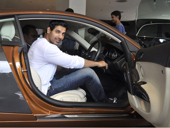 john abraham gets his new audi q7 7