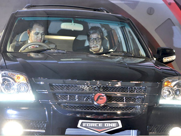 amitabh bachchan launches force one suv 9