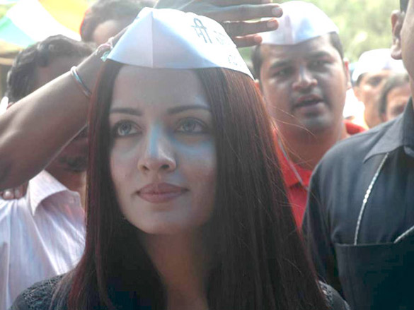 celina and shreyas support anna hazare 8