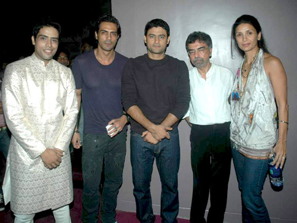 arjun rampal at kennedy bridge screening 2