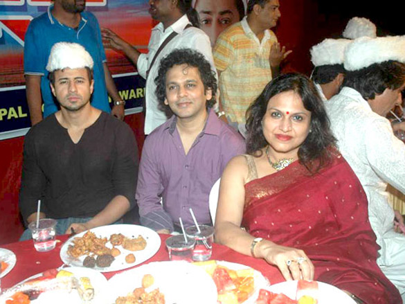 mahima and mugdha at iftar party hosted by bablu aziz 11