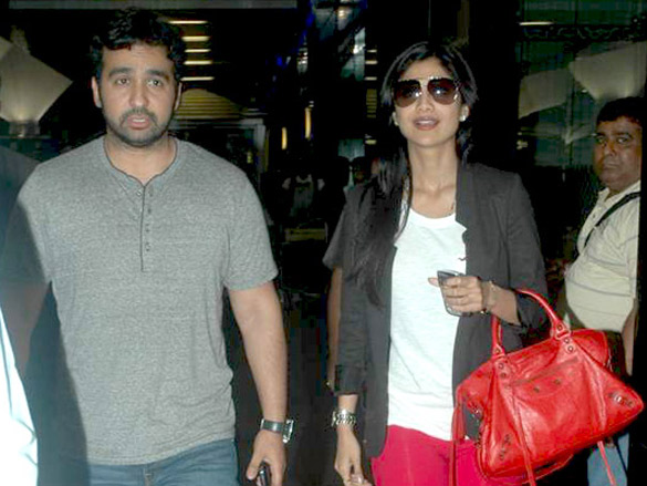 shilpa shetty and raj kundra snapped at airport 7