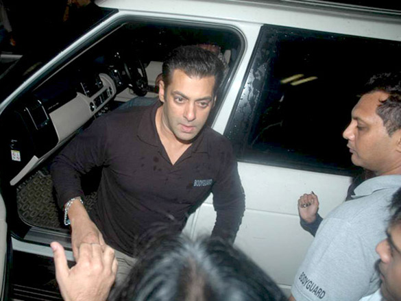 salman leaves for usa for his treatment 2
