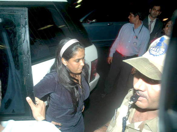 salman leaves for usa for his treatment 5