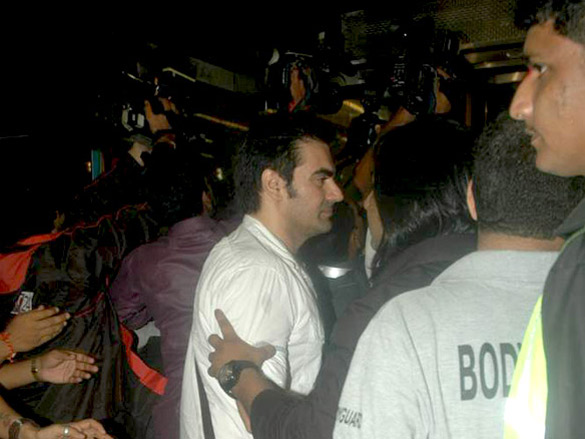 salman leaves for usa for his treatment 6
