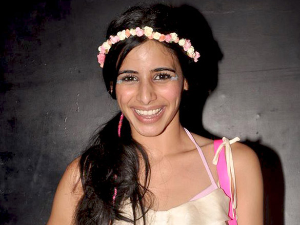 ranveer and prateik rock at designer hippies nite at blue frog 4