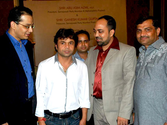 suniel shetty and rajpal yadav at abu azmis eid party 3