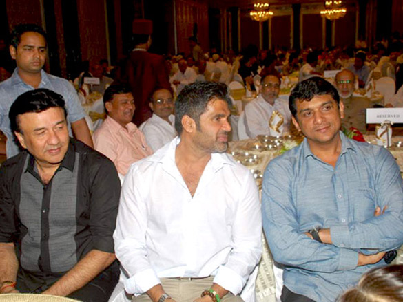 suniel shetty and rajpal yadav at abu azmis eid party 5