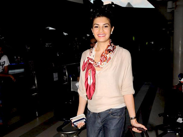jacqueline fernandez returns from dubai shoot 6