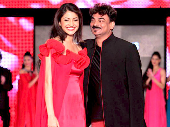 anushka minissha and sameera walk at blenders pride fashion tour 2011 show 3