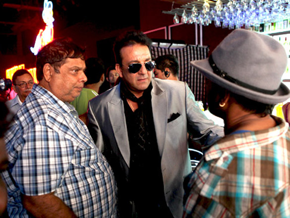 on the sets of rascals 16
