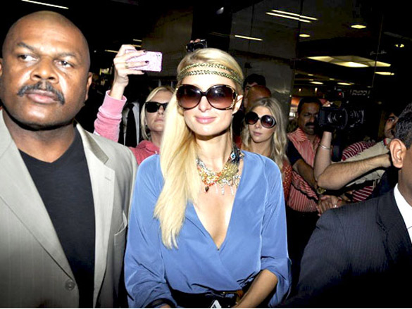 paris hilton arrives in india 6