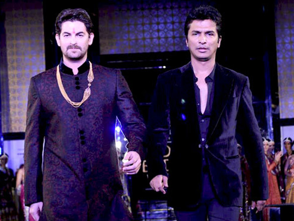 neil walks for vikram phadnis at aamby valley city india bridal week 2011 2