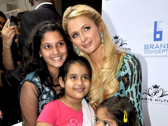 paris hilton unveils her personal bag line at shoppers stop 6