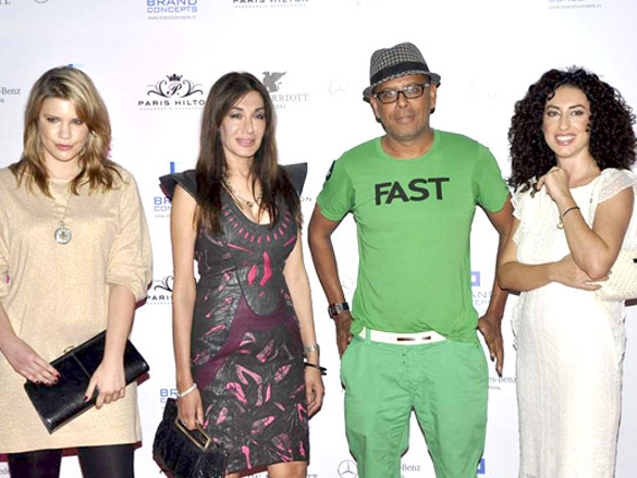 bipasha sushmita and kangna at paris hiltons bash at jw marriott 27