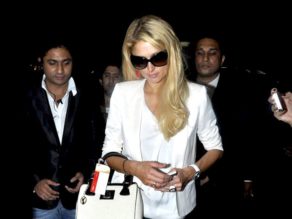 paris hilton snapped at mumbai airport leaving india 6