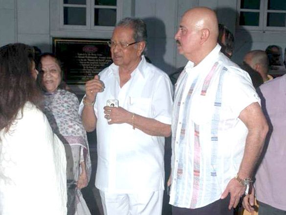 bollywood celebs at surinder kapoors prayer meet 10