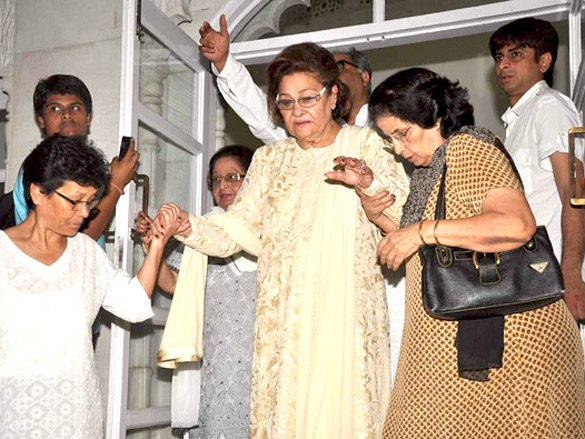 bollywood celebs at surinder kapoors prayer meet 26