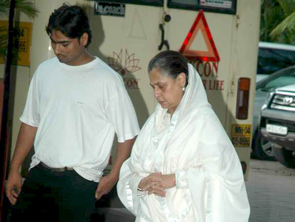 bollywood celebs at surinder kapoors prayer meet 34