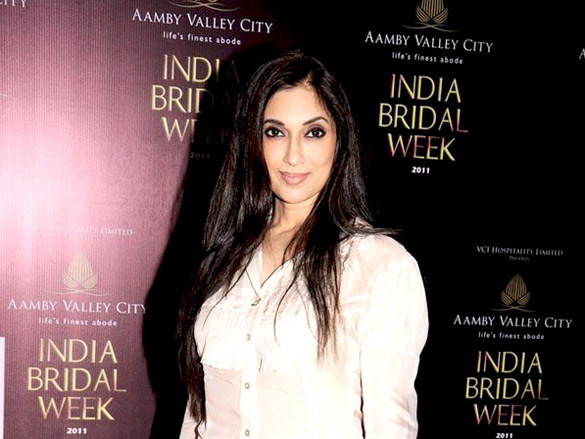 tarun tahilianis finale show at aamby valley city india bridal week 2011 13