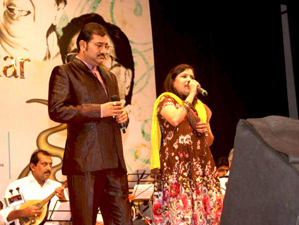 big b at lata mangeshkars birthday concert 6