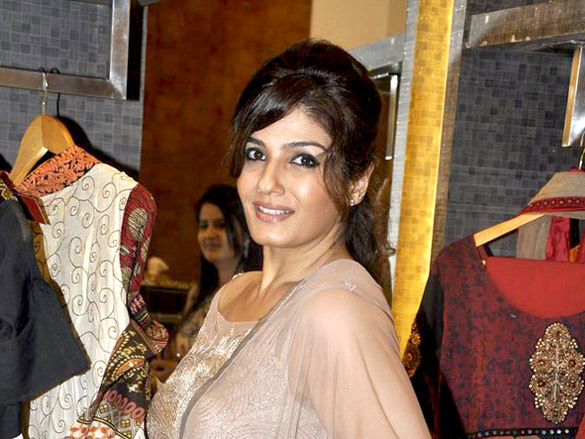 raveena tandon inaugurates the changing room store 7