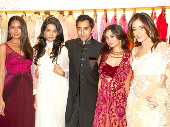 ira sarah and lisa at fashion store launch 3