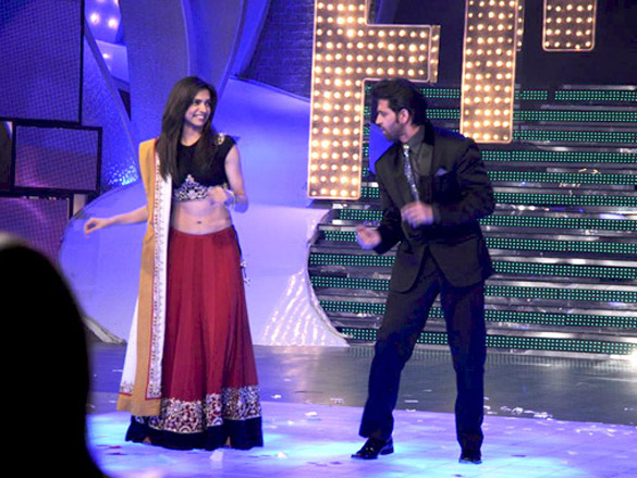 deepika and hrithik at the just dance finale 4