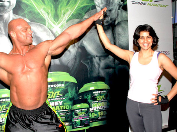 gul panag learns fitness tips from world champion marius dohne 3