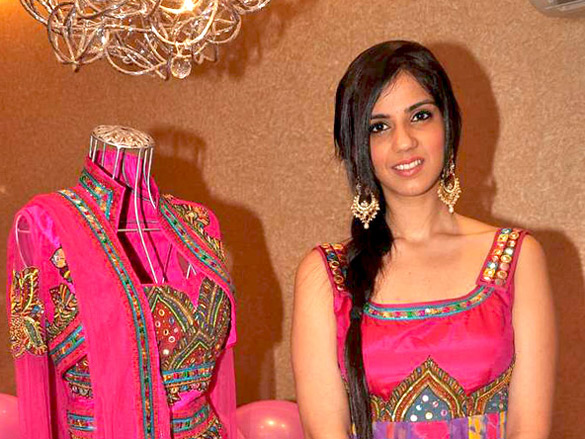 mugdha and urvashi at neeta lullas nautanki collection launch 7