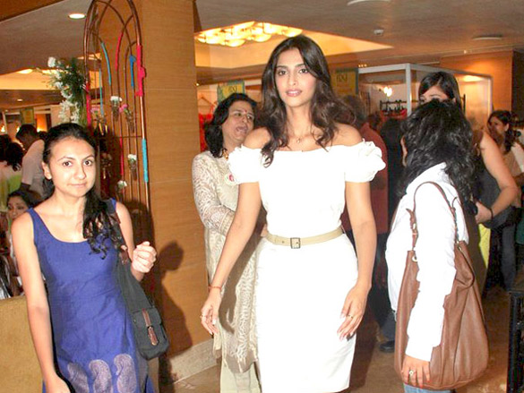 sonam kapoor grace imc ladies wing women entrepreneurs exhibition 2011 9
