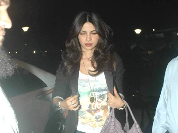 priyanka leaves for los angeles to record her new music album 4
