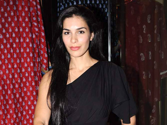 abhishek sonali sameera and eesha at anita dongres cafe launch 19