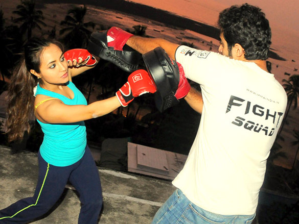 nikkesha rangwala workouts with mma chief somesh kamra 5