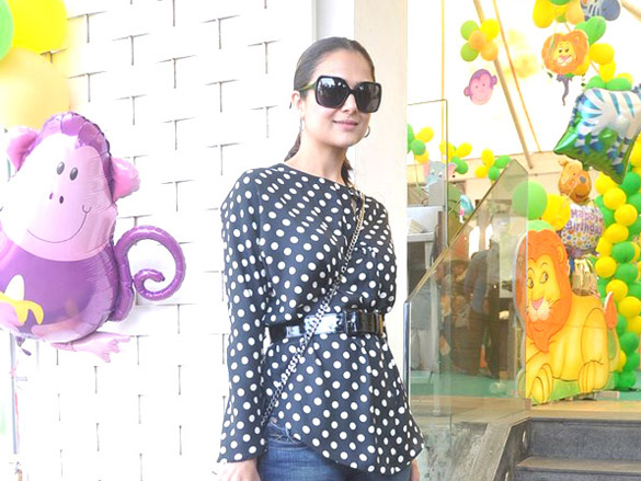 sanjay dutt and manyata celebrate their childrens birthday 7