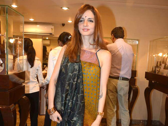 farah ali khan unveils her latest festive collection 8