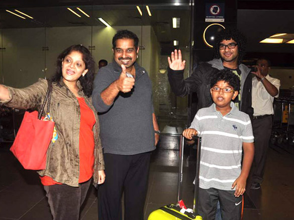 vivek and shankar mahadevan snapped at the airport 6