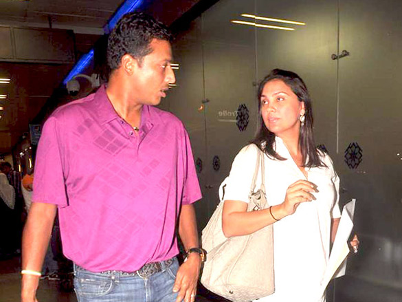 lara and mahesh leave for their london vacation 6