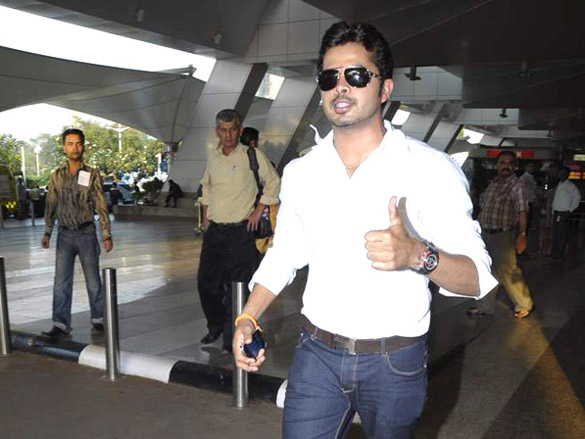 deepika and imran snapped returning from delhi 7
