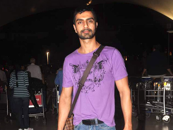 ashmit patel snapped at the airport 5