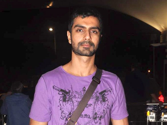 ashmit patel snapped at the airport 6